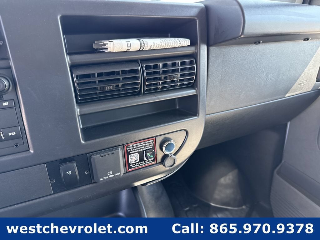 2026 Chevrolet Express Cutaway 3500 1WT