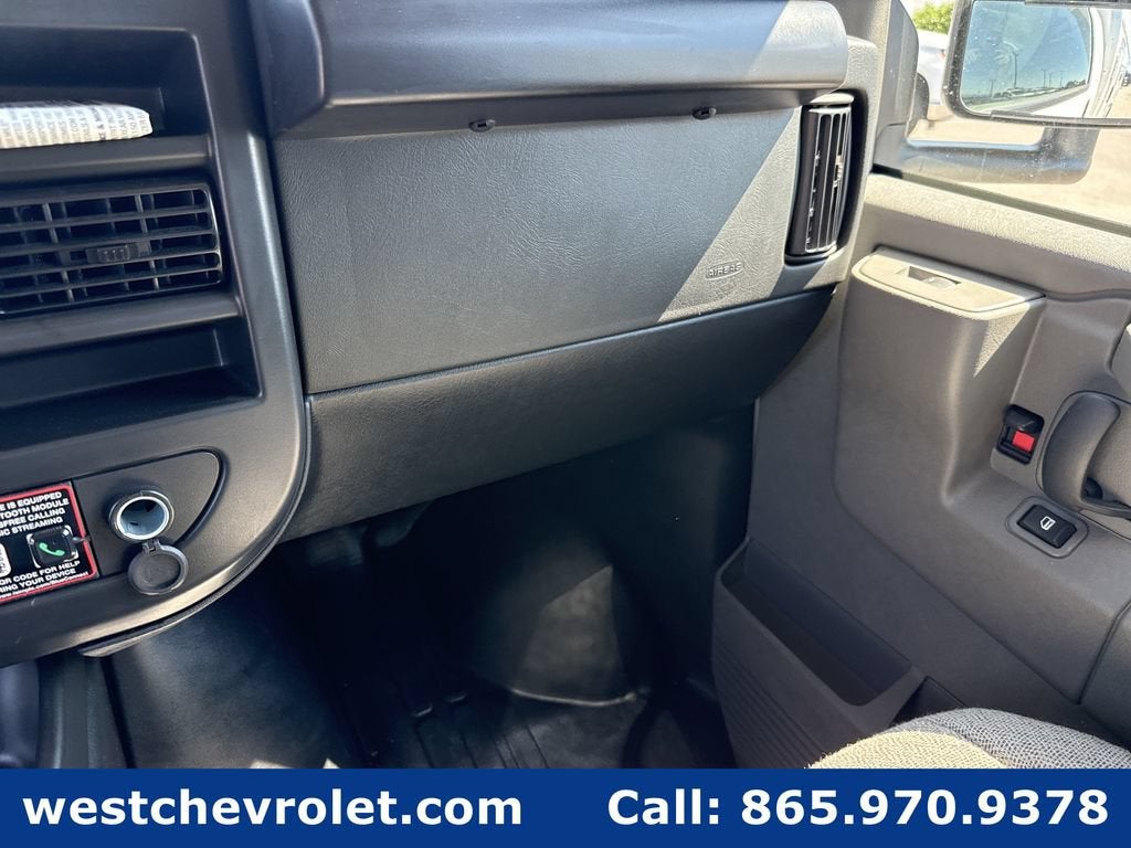 2026 Chevrolet Express Cutaway 3500 1WT