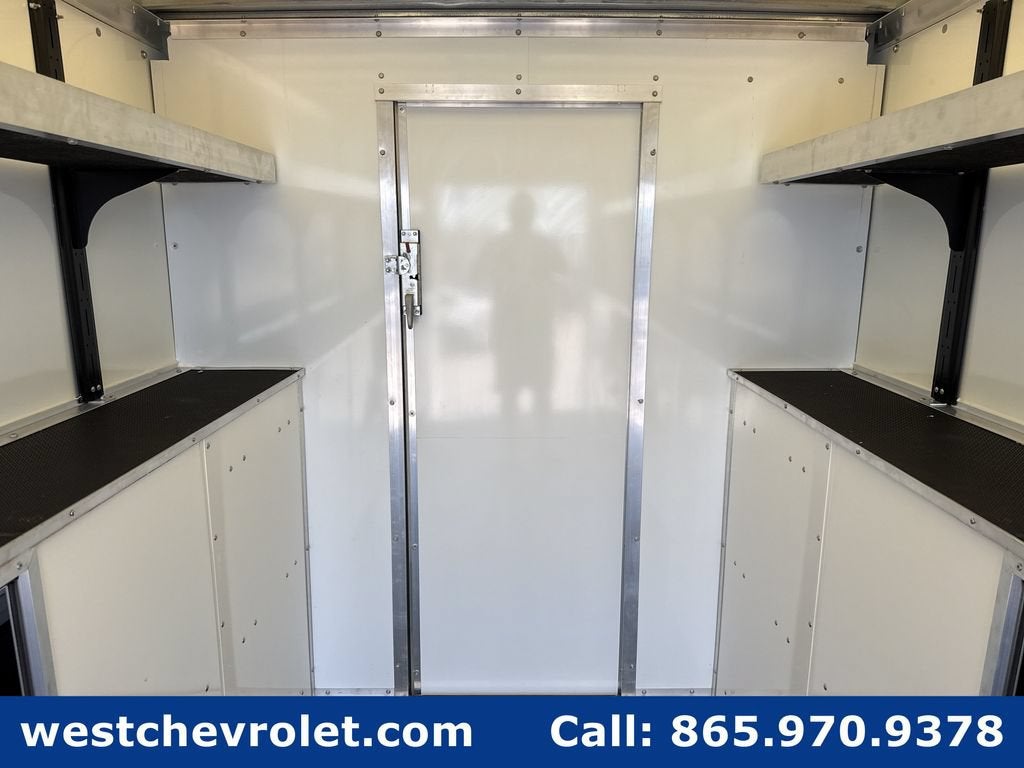 2026 Chevrolet Express Cutaway 3500 1WT
