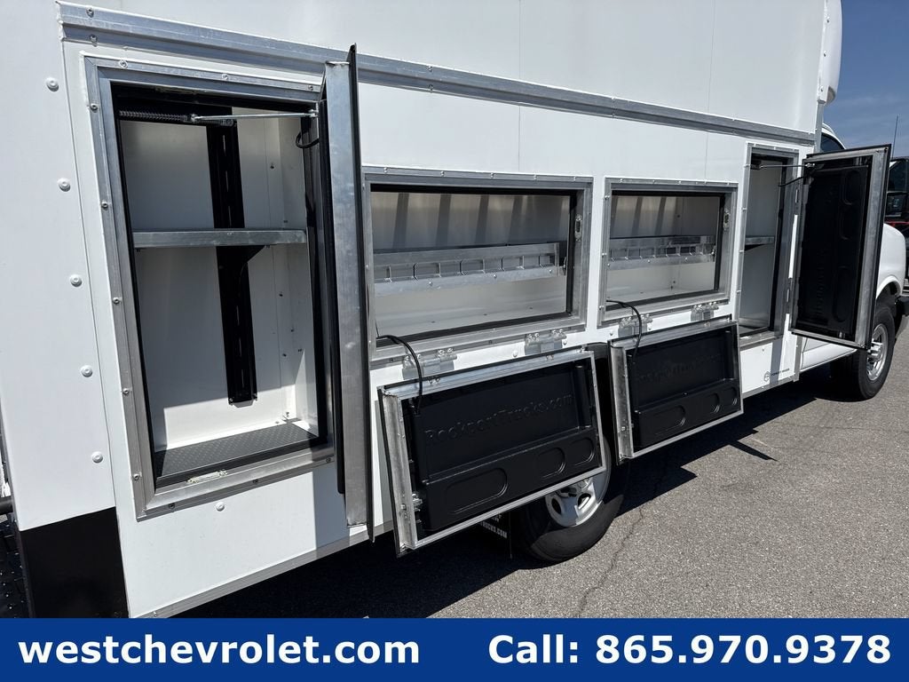 2026 Chevrolet Express Cutaway 3500 1WT
