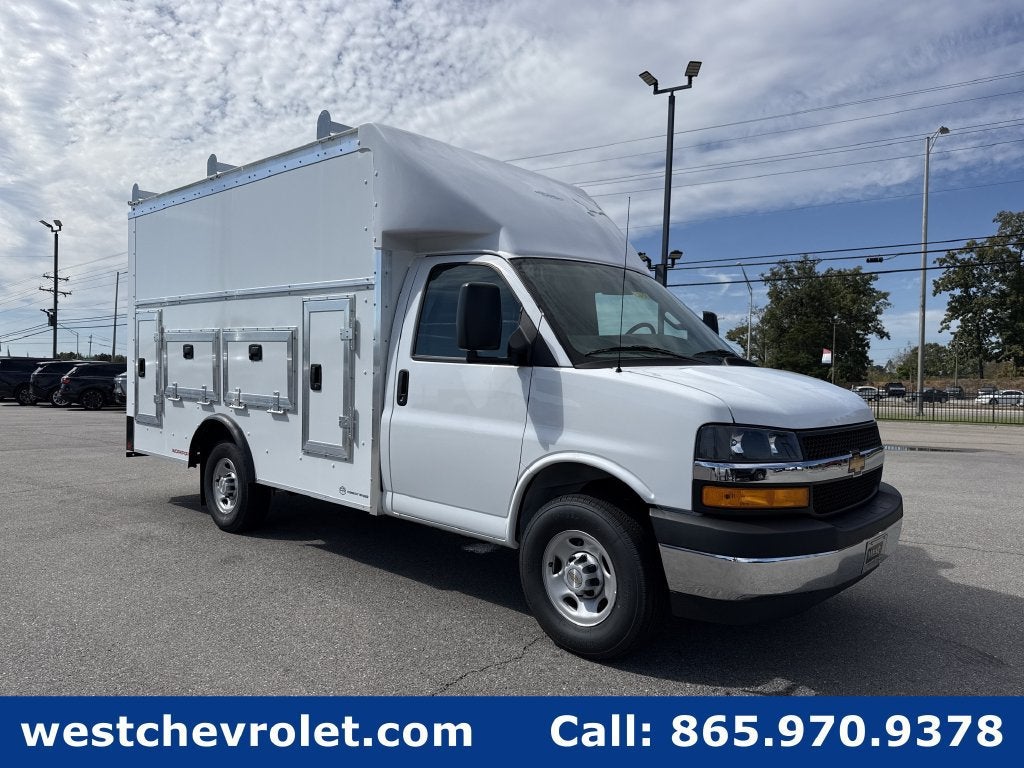 2026 Chevrolet Express Cutaway 3500 1WT