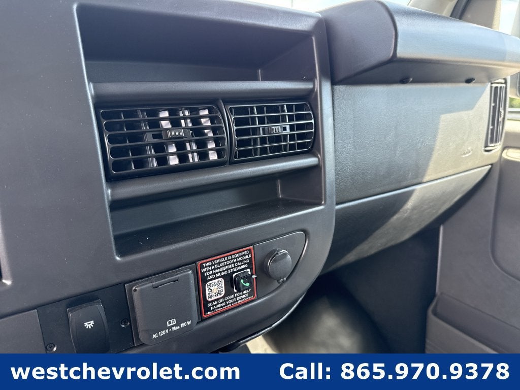 2026 Chevrolet Express Cutaway 3500 1WT
