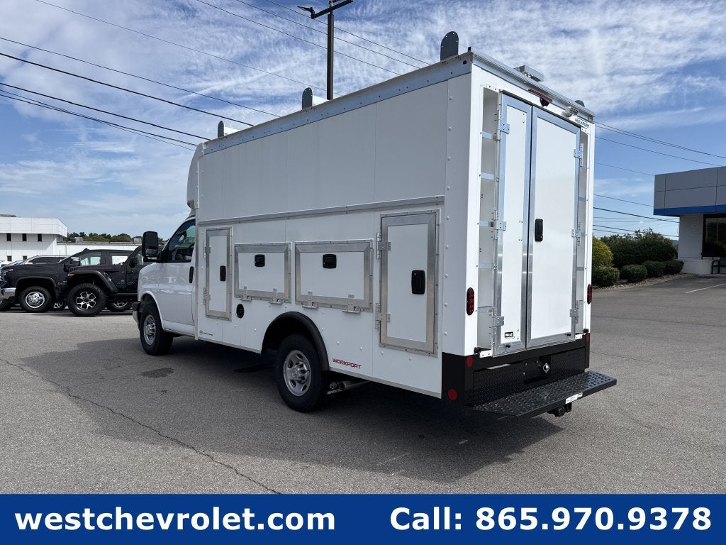 2026 Chevrolet Express Cutaway 3500 1WT