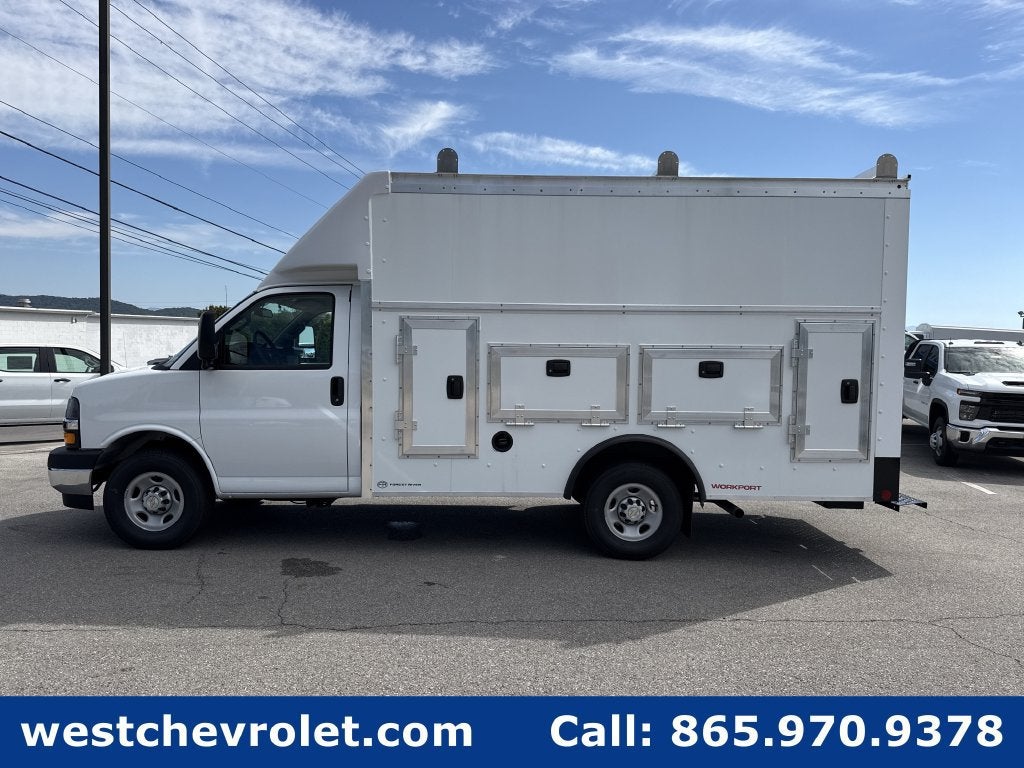 2026 Chevrolet Express Cutaway 3500 1WT