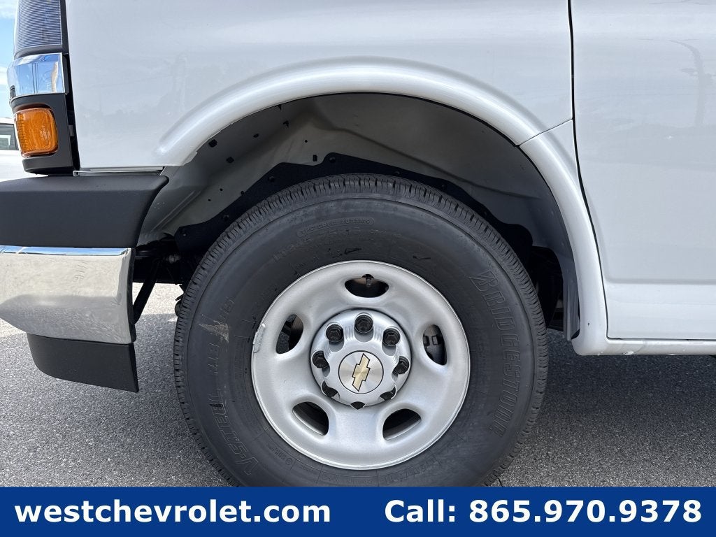 2026 Chevrolet Express Cutaway 3500 1WT
