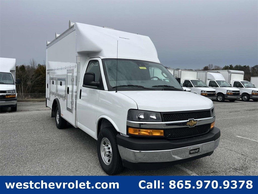 2025 Chevrolet Express Cutaway 3500 1WT
