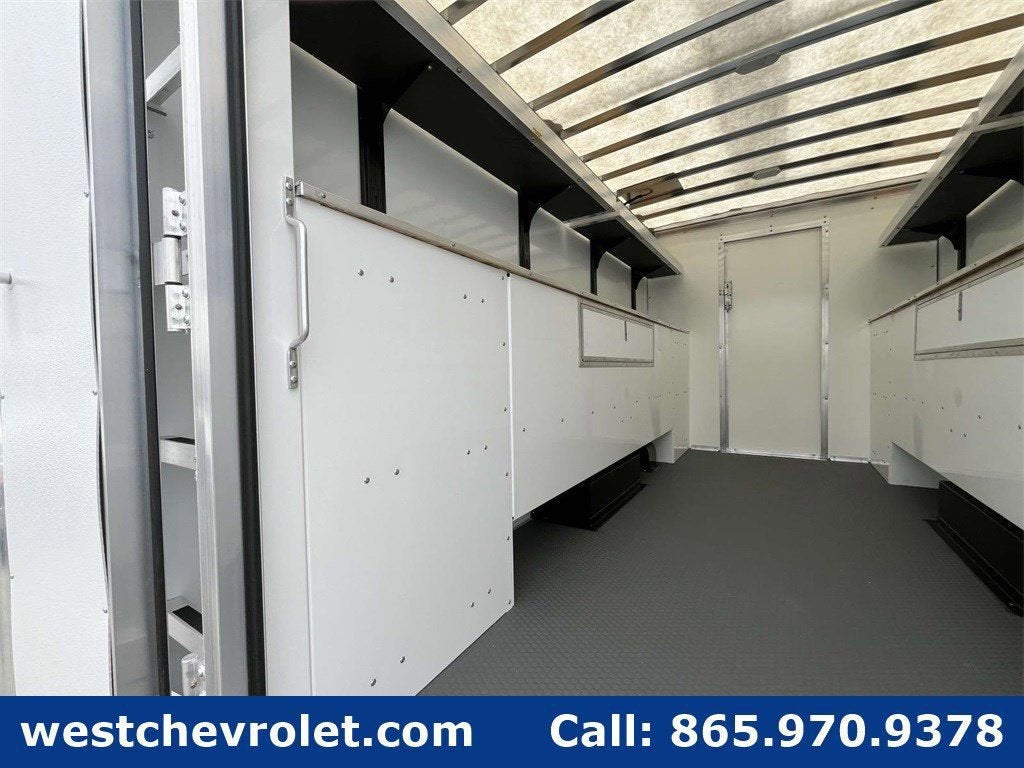 2025 Chevrolet Express Cutaway 3500 1WT