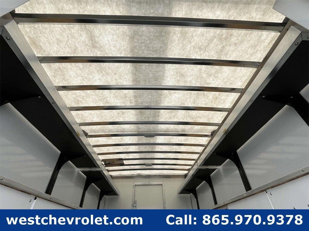 2025 Chevrolet Express Cutaway 3500 1WT