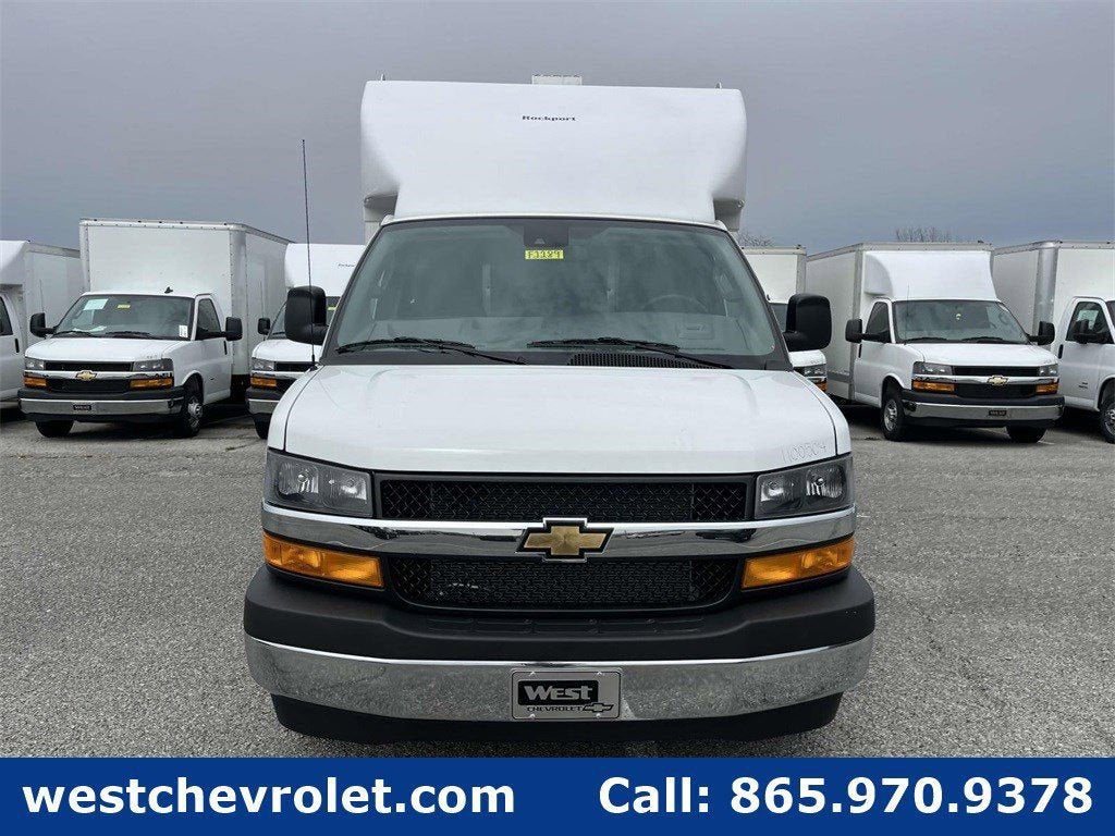 2025 Chevrolet Express Cutaway 3500 1WT