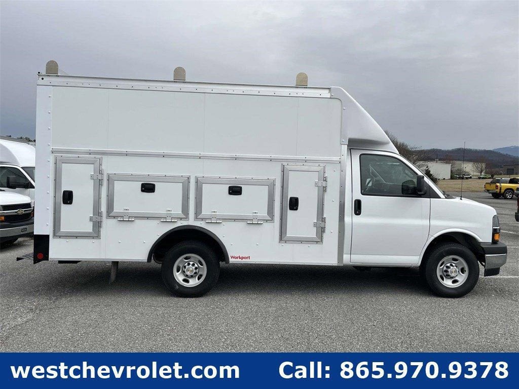 2025 Chevrolet Express Cutaway 3500 1WT