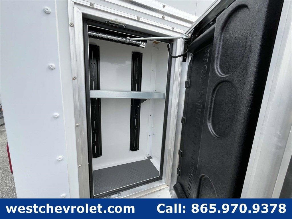 2025 Chevrolet Express Cutaway 3500 1WT