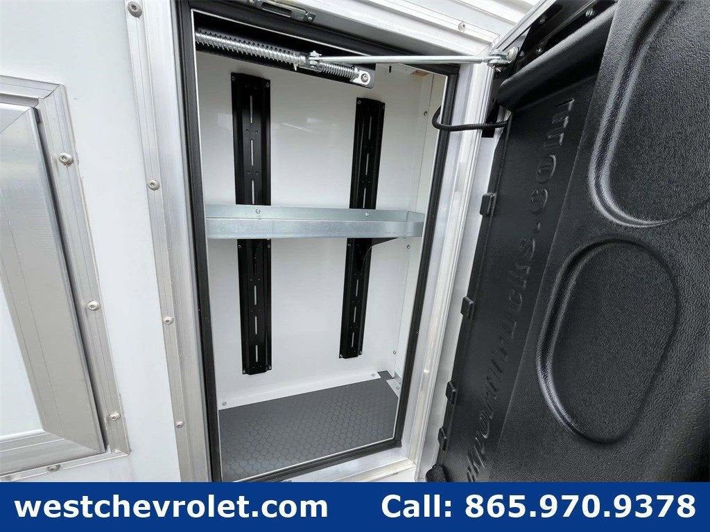 2025 Chevrolet Express Cutaway 3500 1WT