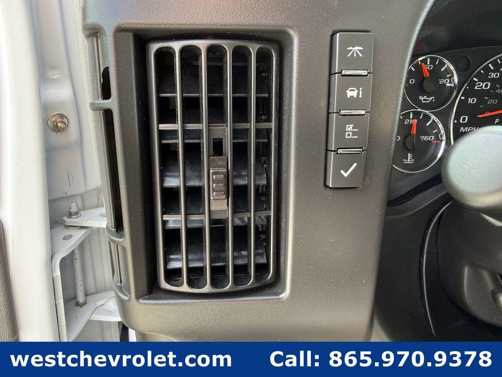 2025 Chevrolet Express Cutaway 3500 1WT