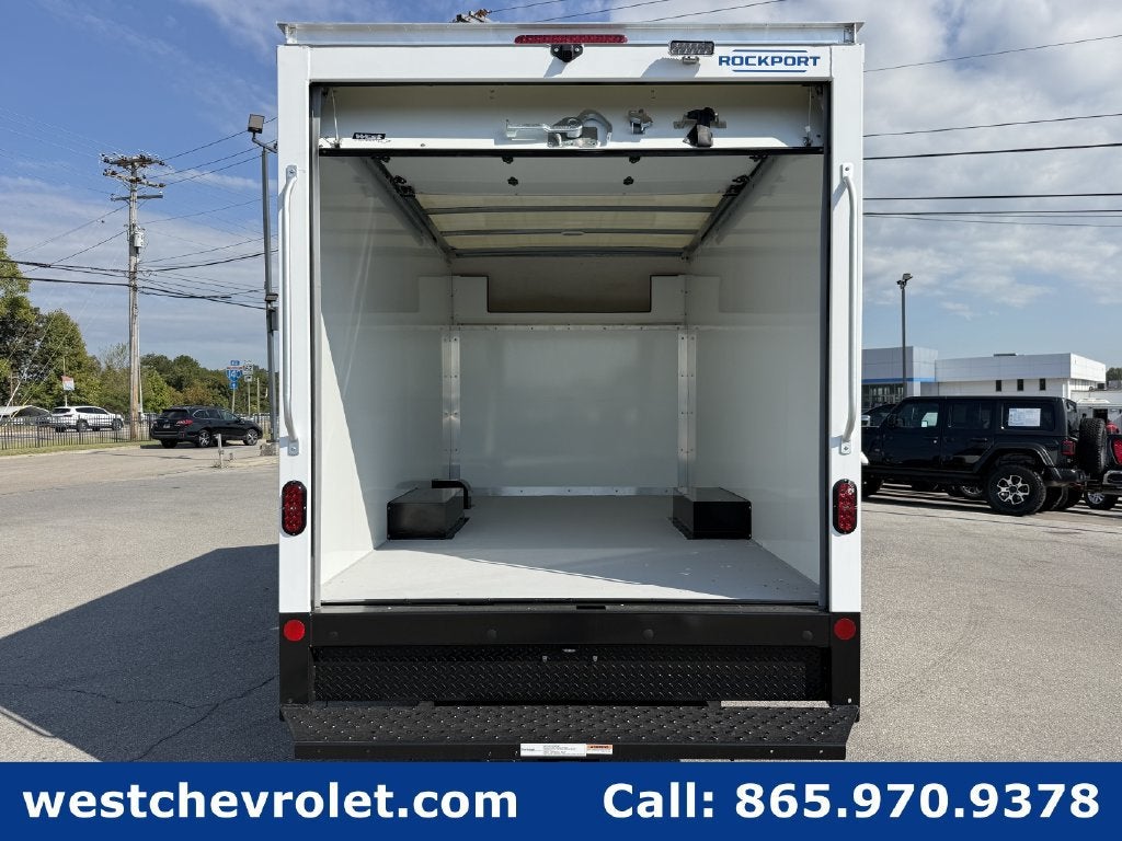 2026 Chevrolet Express Cutaway 3500 1WT