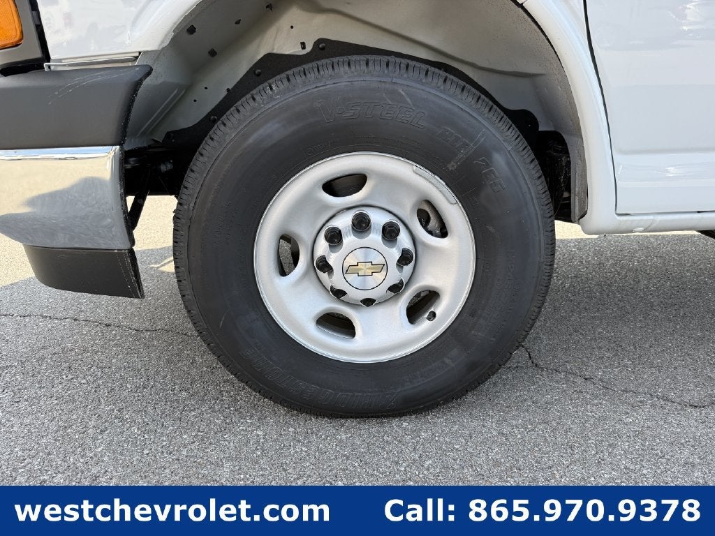 2026 Chevrolet Express Cutaway 3500 1WT