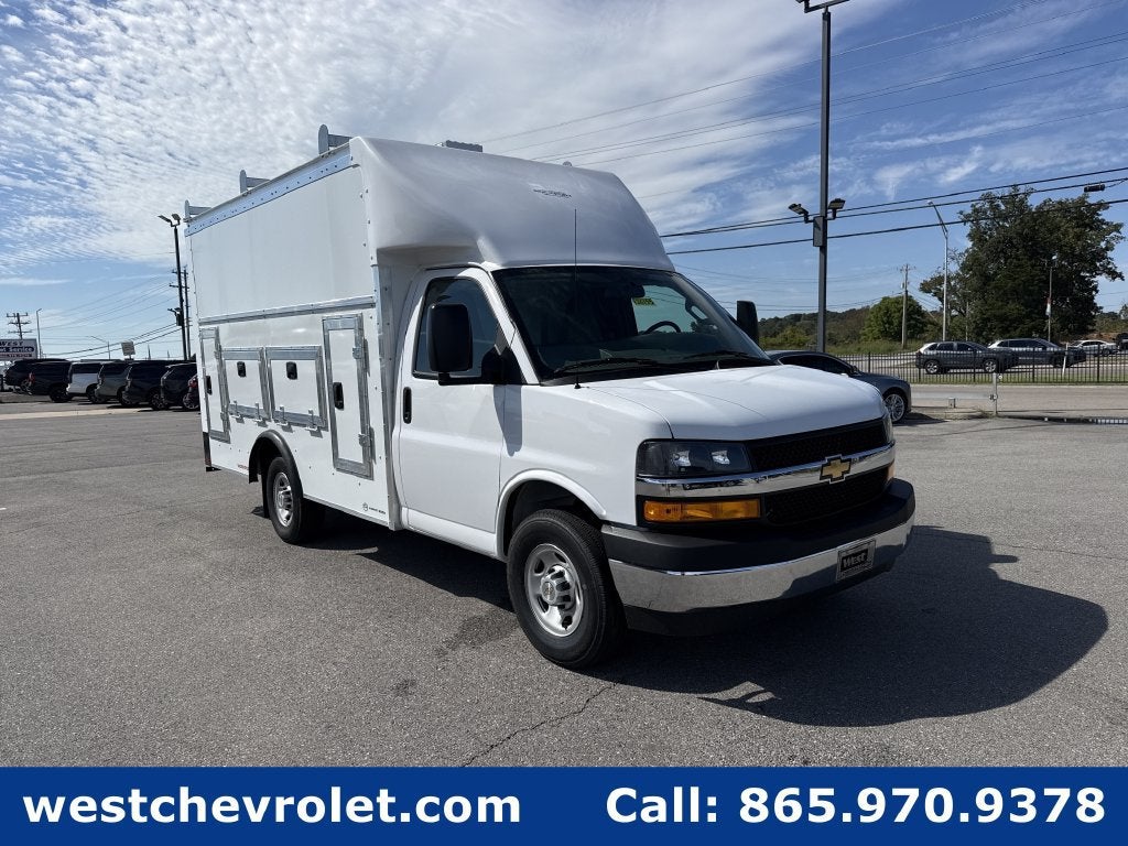 2026 Chevrolet Express Cutaway 3500 1WT