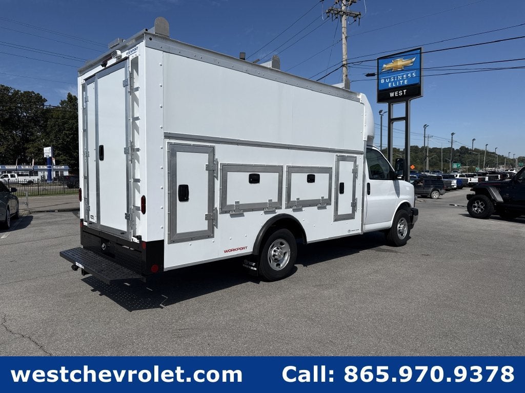 2026 Chevrolet Express Cutaway 3500 1WT