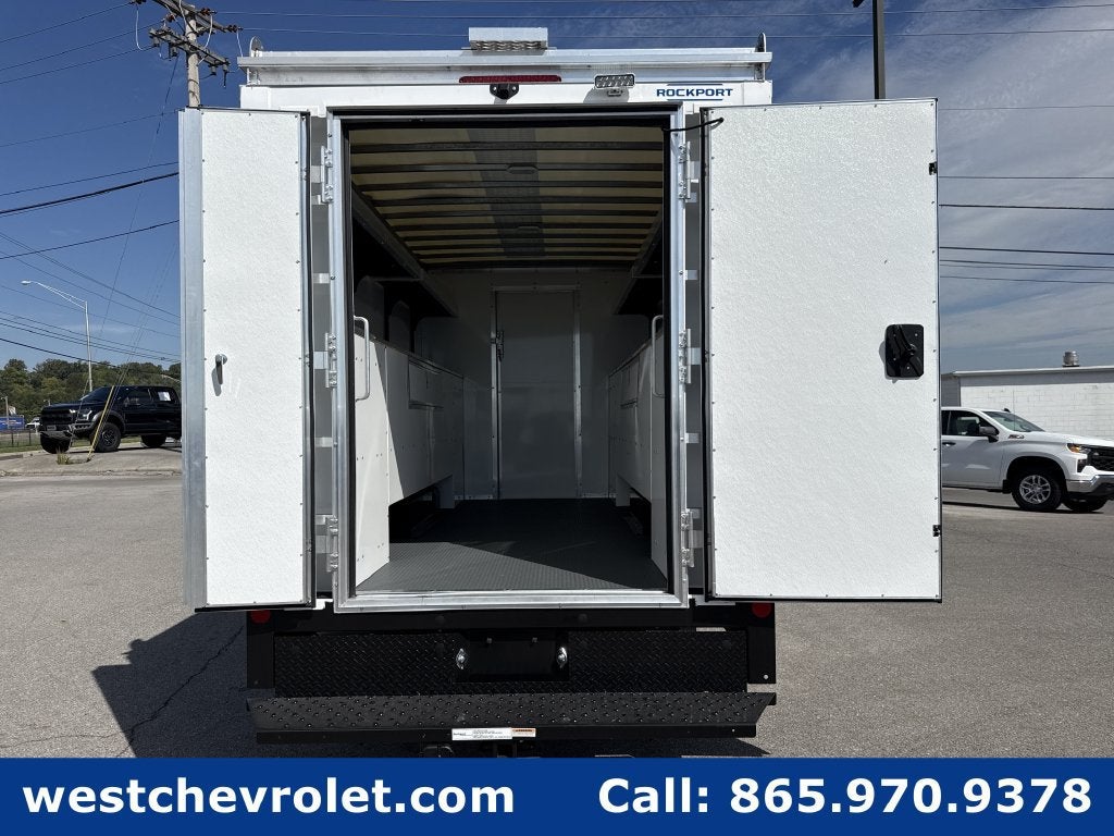 2026 Chevrolet Express Cutaway 3500 1WT