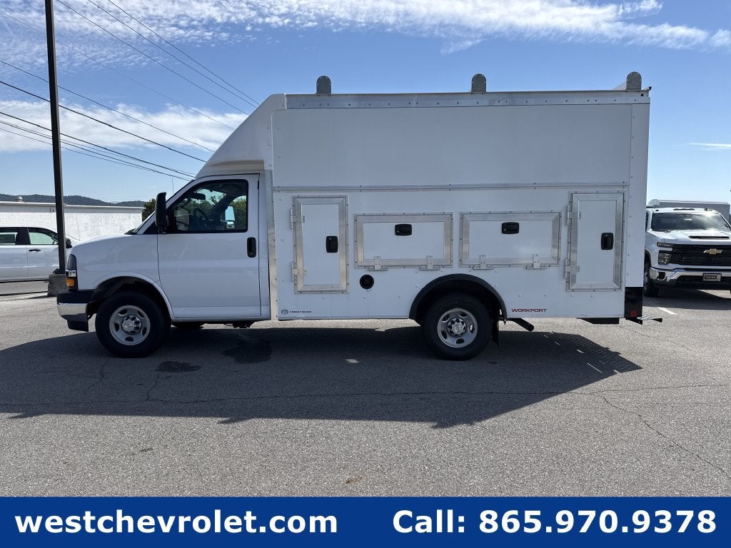 2026 Chevrolet Express Cutaway 3500 1WT