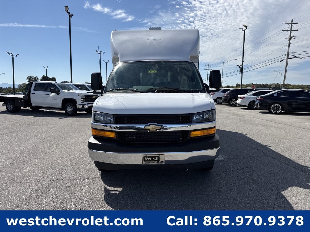 2026 Chevrolet Express Cutaway 3500 1WT