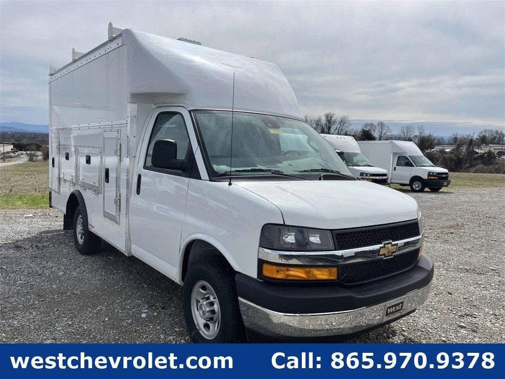 2025 Chevrolet Express Cutaway 3500 1WT