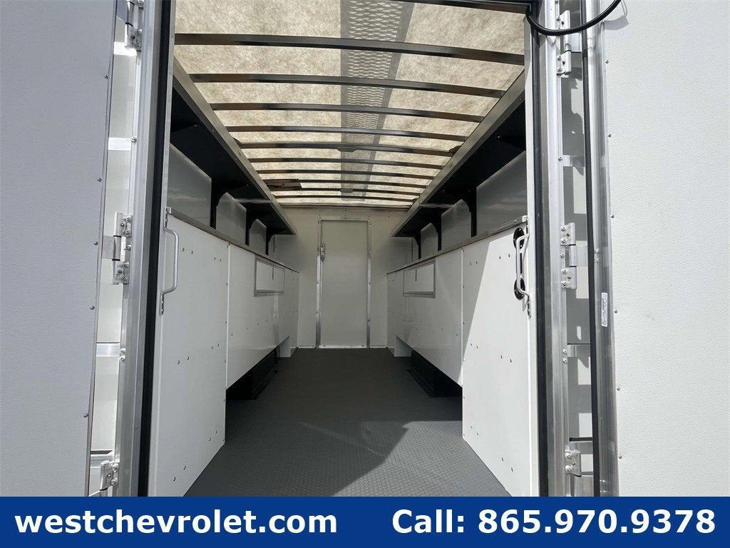 2025 Chevrolet Express Cutaway 3500 1WT