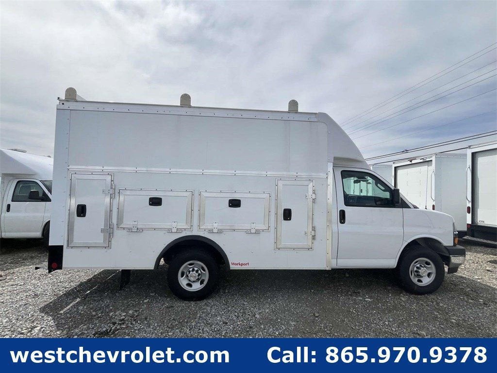 2025 Chevrolet Express Cutaway 3500 1WT