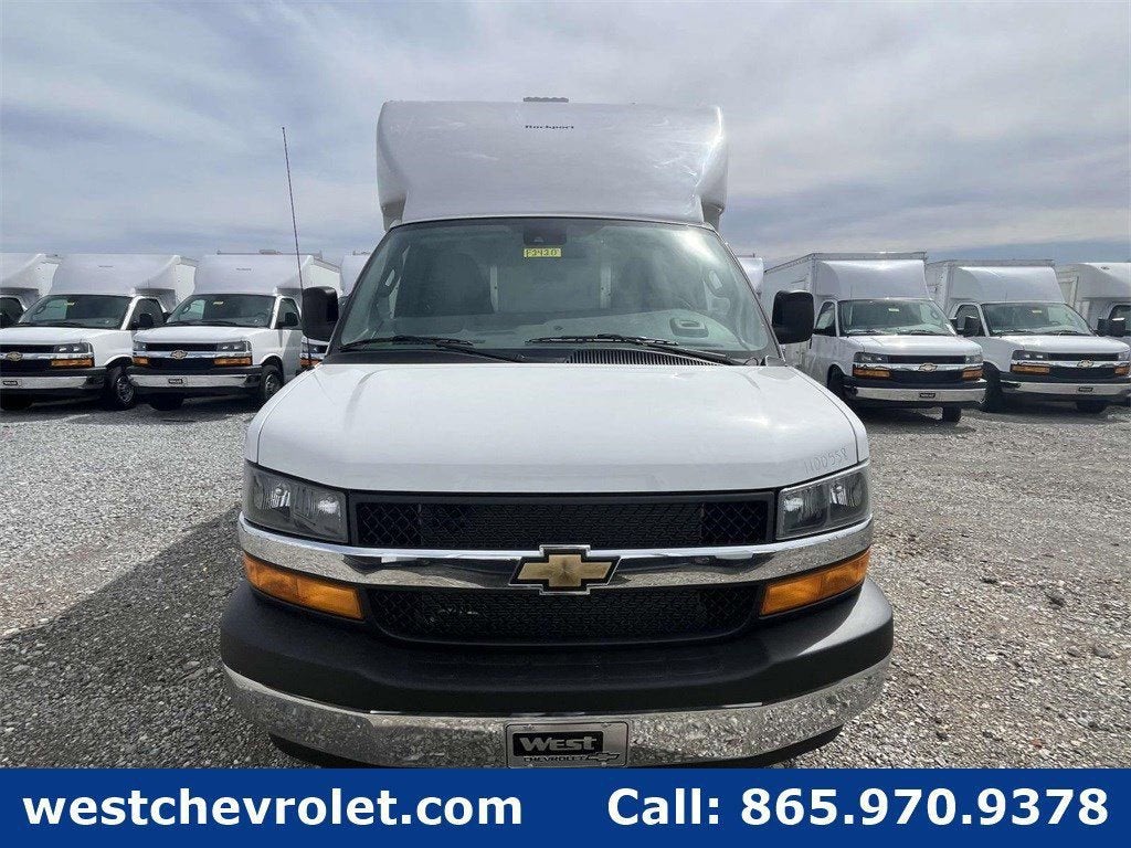 2025 Chevrolet Express Cutaway 3500 1WT