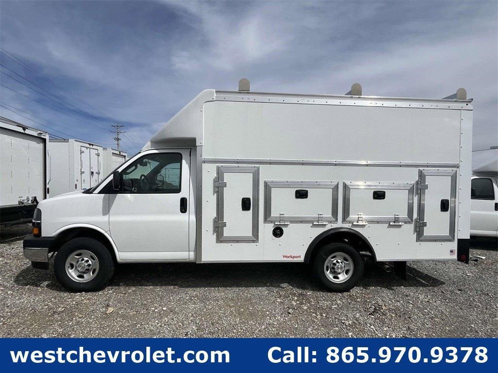 2025 Chevrolet Express Cutaway 3500 1WT
