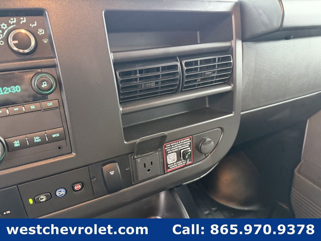 2025 Chevrolet Express Cutaway 3500 1WT