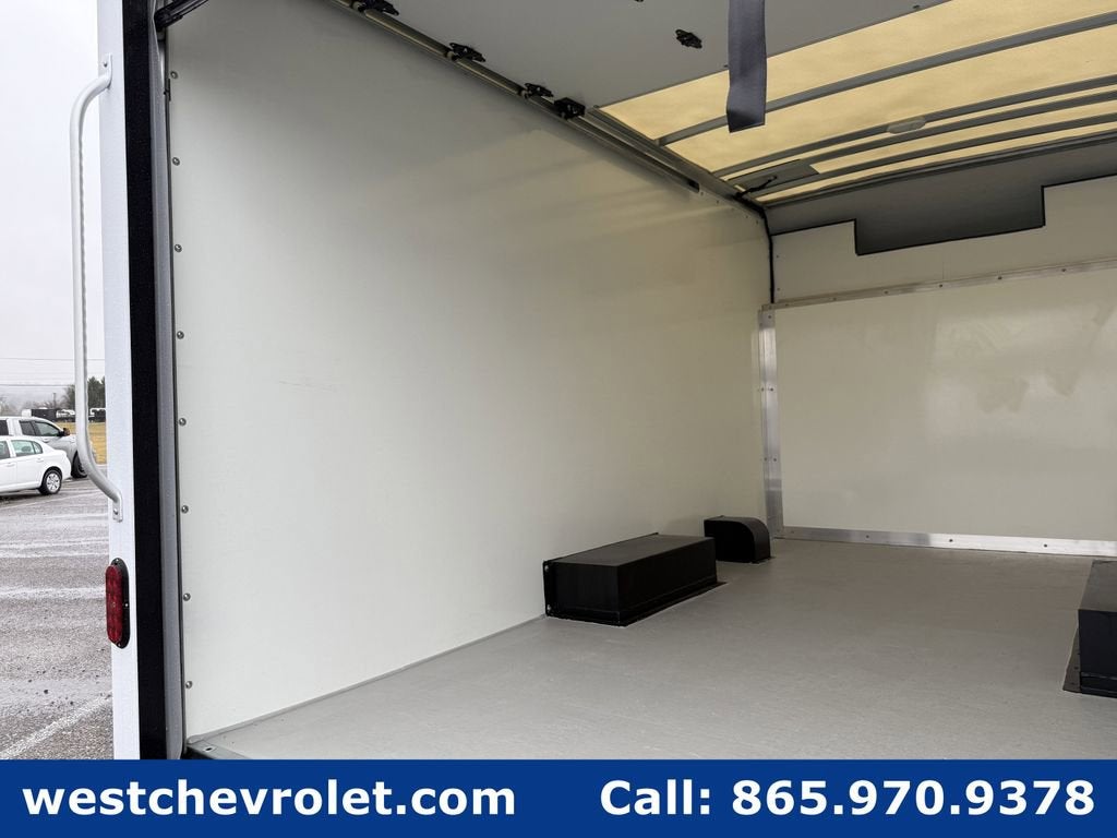 2025 Chevrolet Express Cutaway 3500 1WT