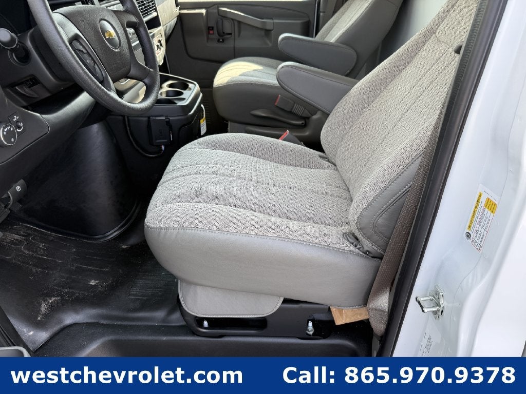 2026 Chevrolet Express Cutaway 3500 1WT