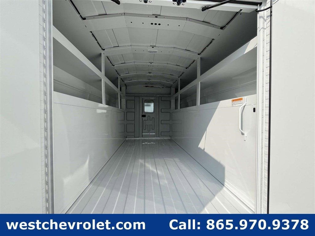 2025 Chevrolet Express Cutaway 3500 1WT