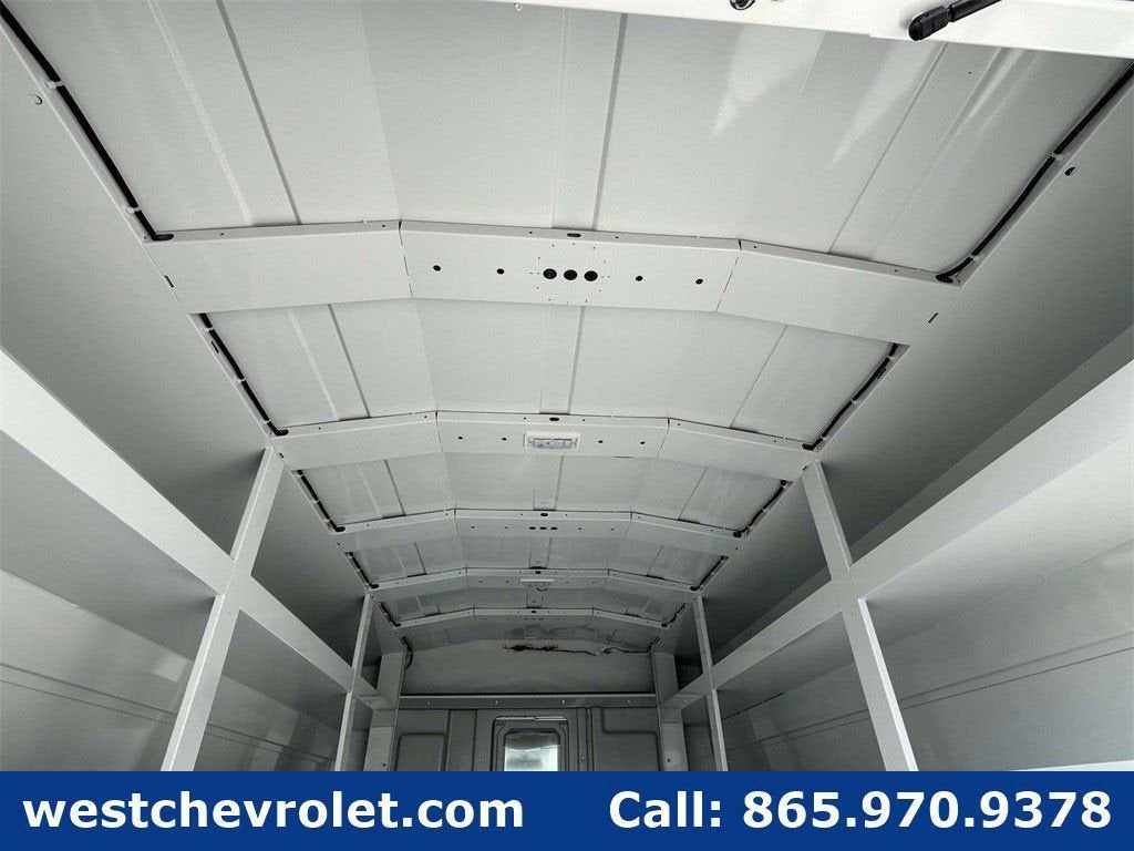 2025 Chevrolet Express Cutaway 3500 1WT