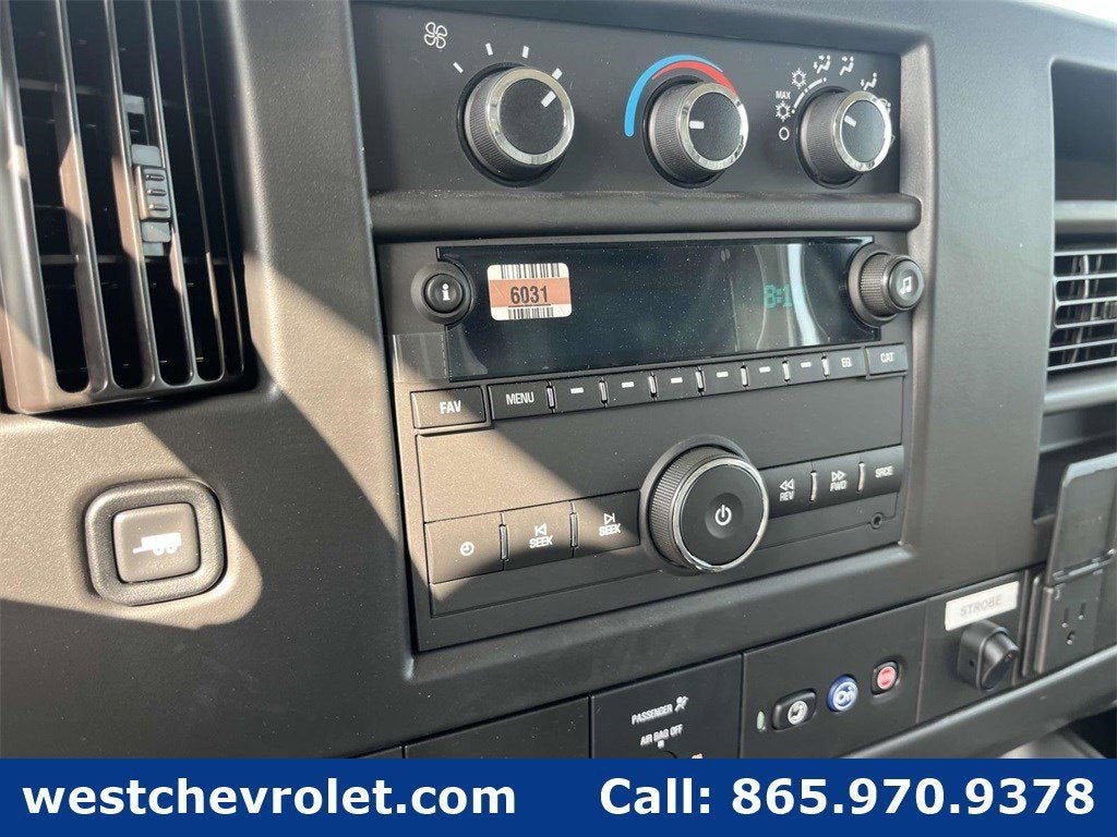 2025 Chevrolet Express Cutaway 3500 1WT