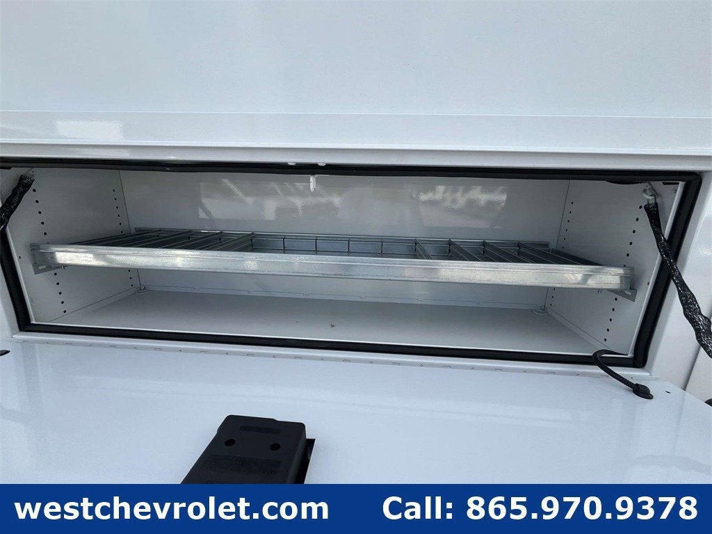 2025 Chevrolet Express Cutaway 3500 1WT