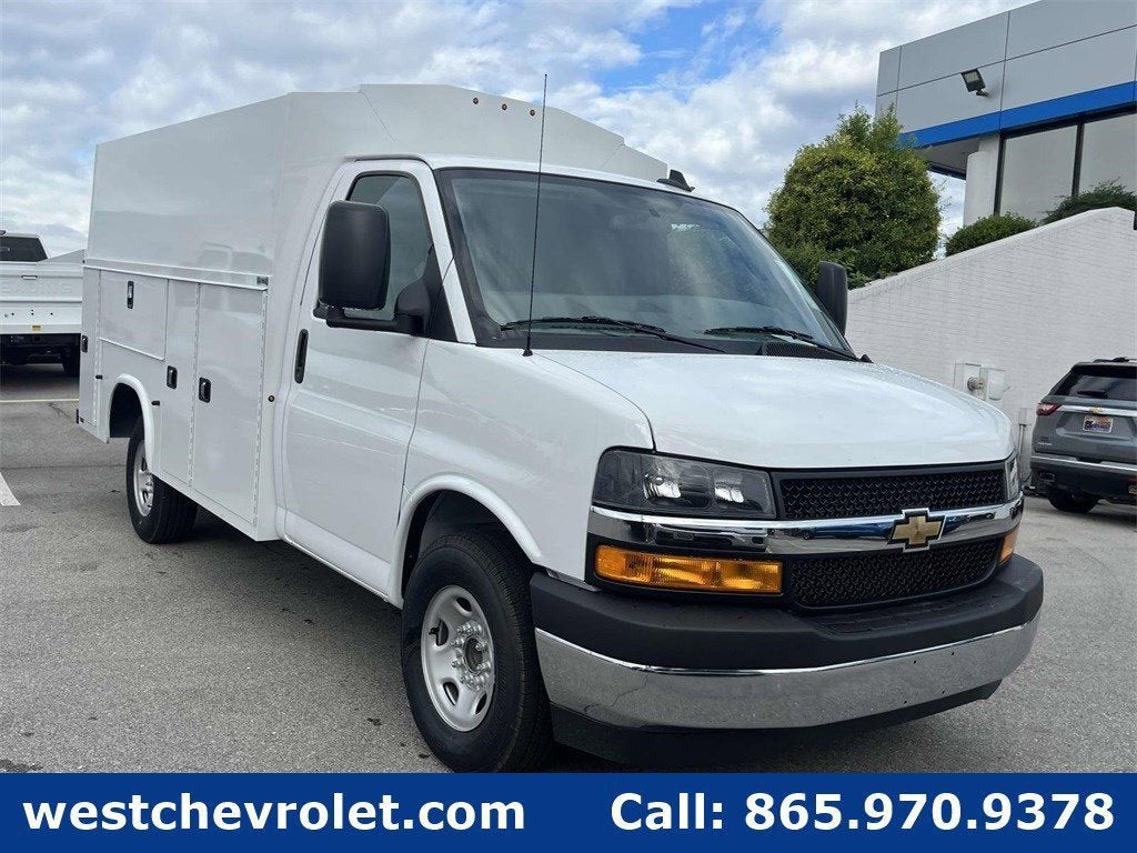 2025 Chevrolet Express Cutaway 3500 1WT