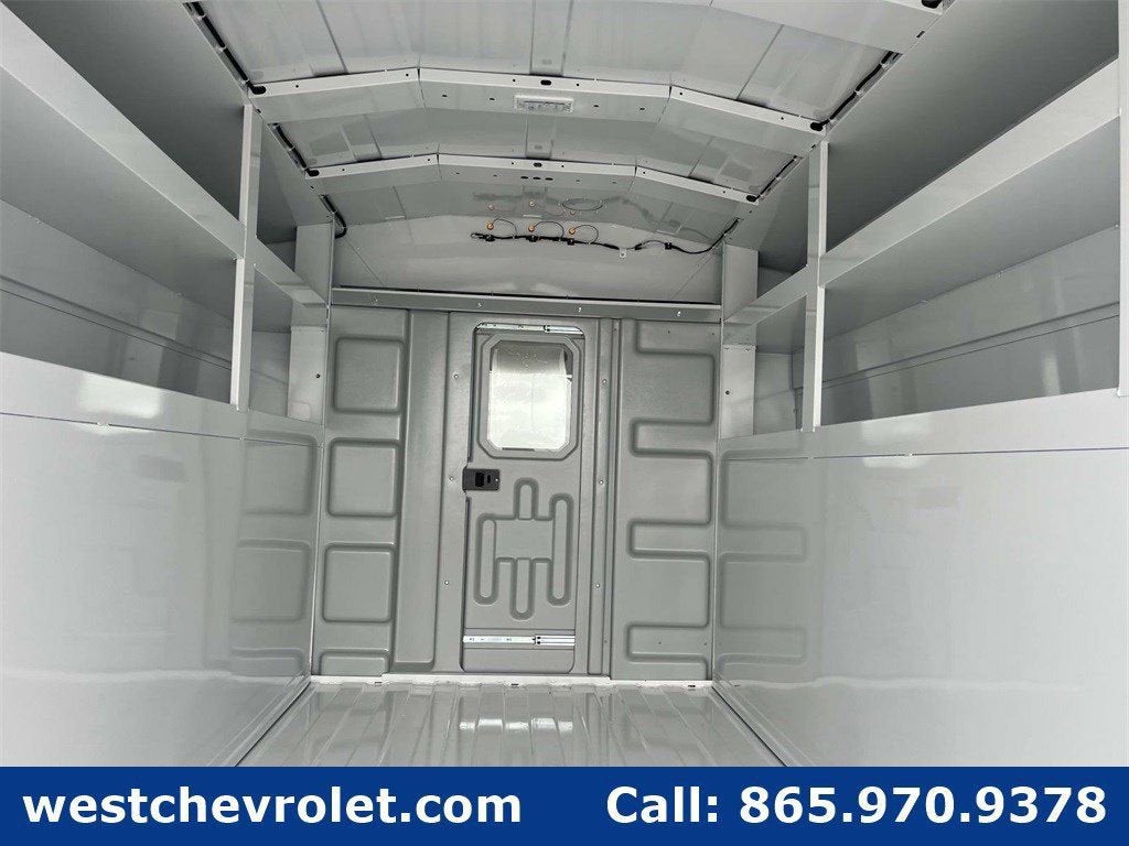 2025 Chevrolet Express Cutaway 3500 1WT