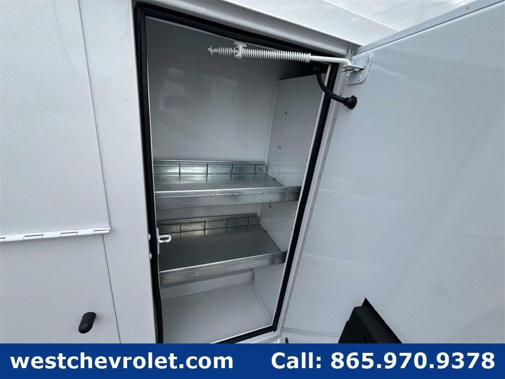 2025 Chevrolet Express Cutaway 3500 1WT