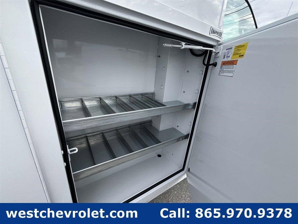 2025 Chevrolet Express Cutaway 3500 1WT