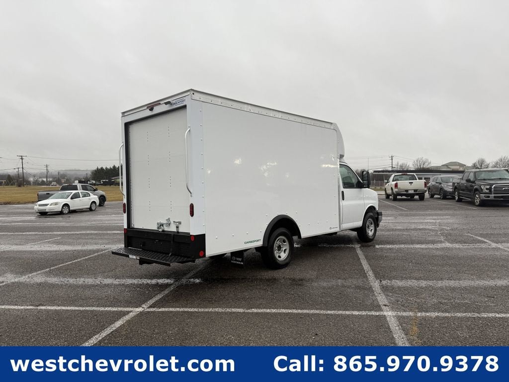 2025 Chevrolet Express Cutaway 3500 1WT