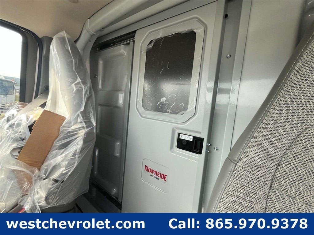 2025 Chevrolet Express Cutaway 3500 1WT