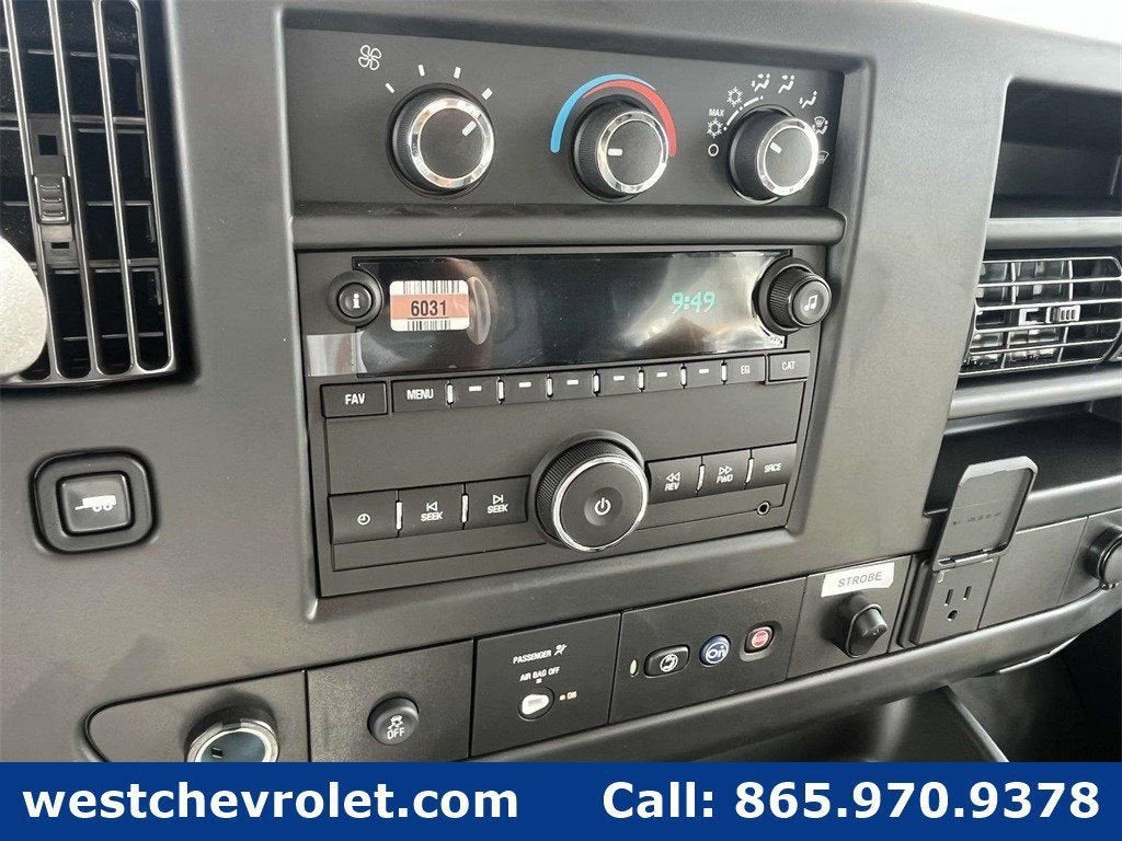 2025 Chevrolet Express Cutaway 3500 1WT