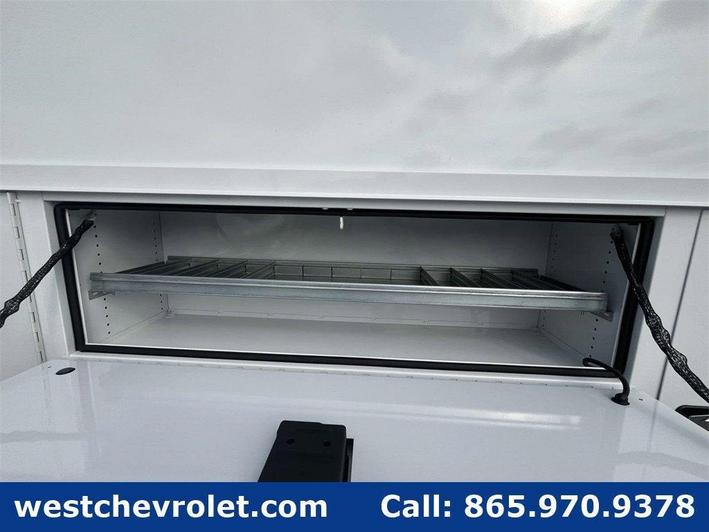 2025 Chevrolet Express Cutaway 3500 1WT