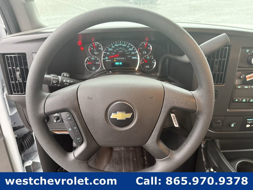 2025 Chevrolet Express Cutaway 3500 1WT