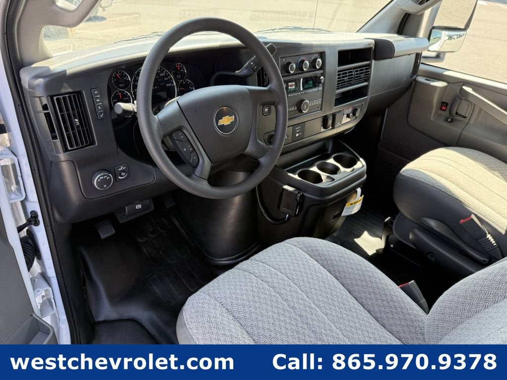 2026 Chevrolet Express Cutaway 3500 1WT