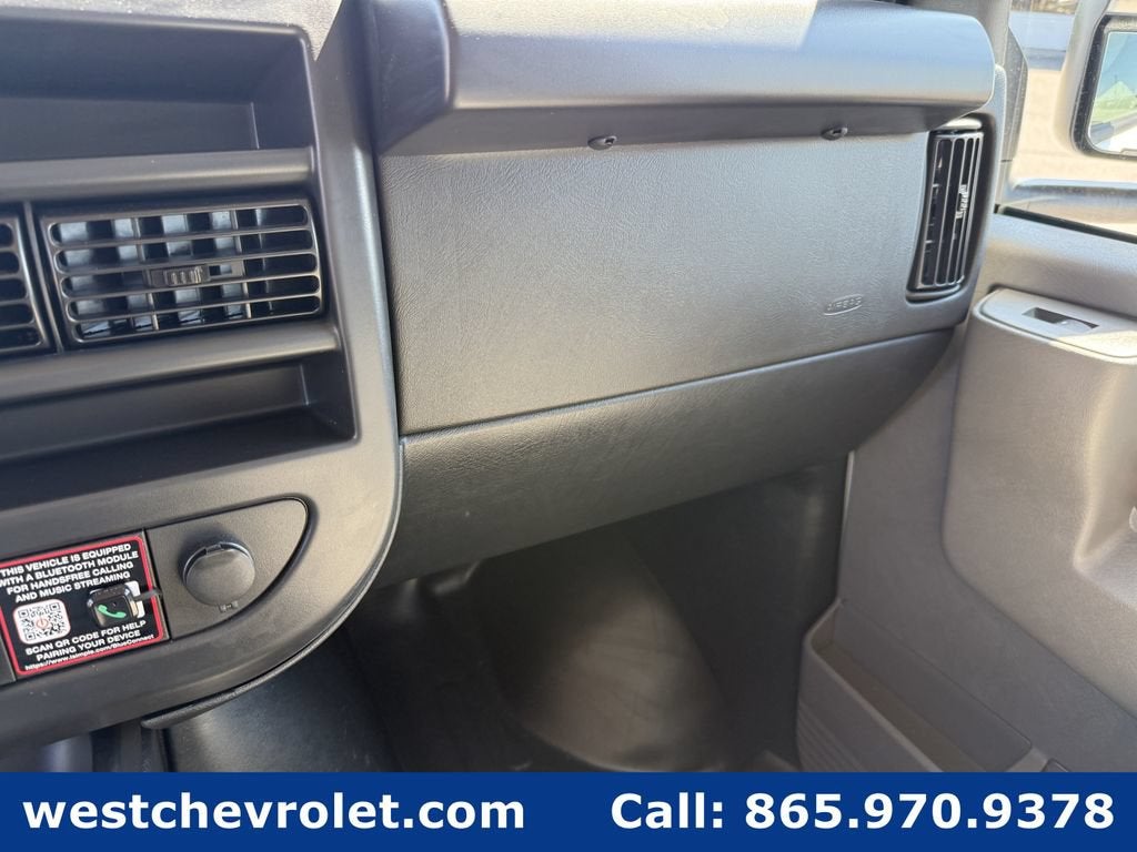 2026 Chevrolet Express Cutaway 3500 1WT