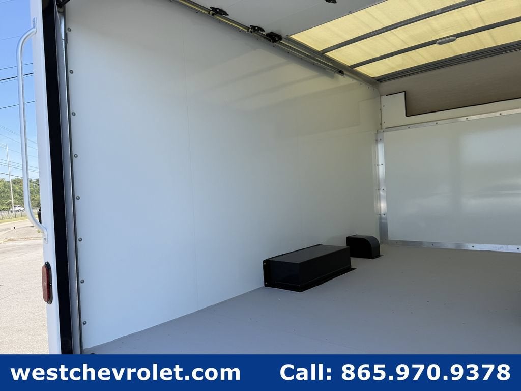 2026 Chevrolet Express Cutaway 3500 1WT