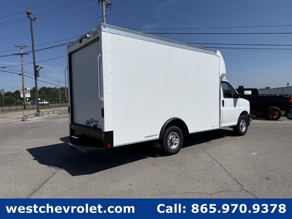 2026 Chevrolet Express Cutaway 3500 1WT