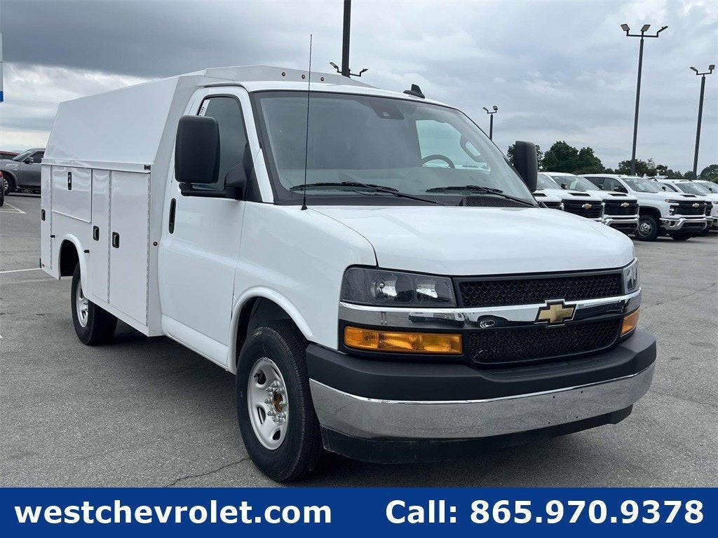 2024 Chevrolet Express Cutaway 3500 1WT